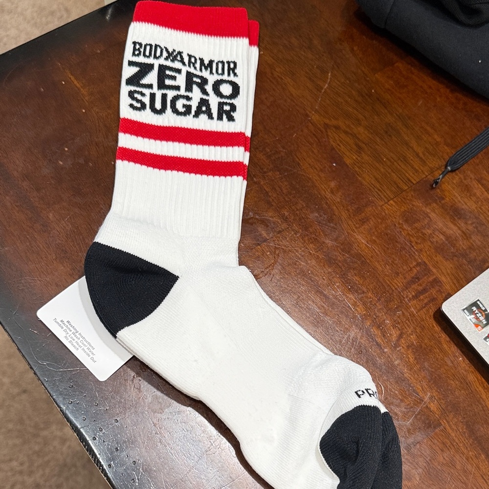 Bodxarmor Zero Sugar Athletic Crew Socks in White & Red ❤️